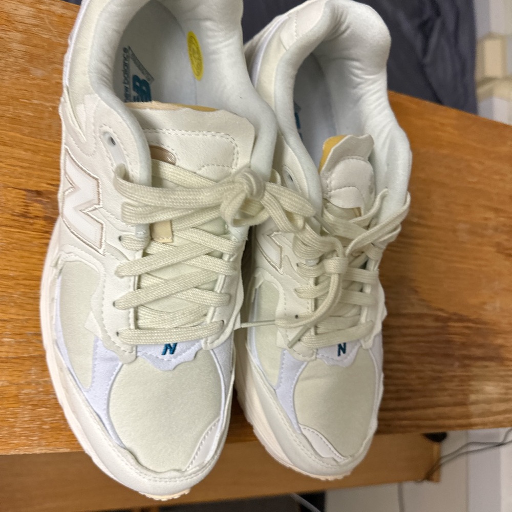 Never Worn , US Men’s 10.5

New Balance 2002r ( Sea Salt ) - Picture 4 of 6